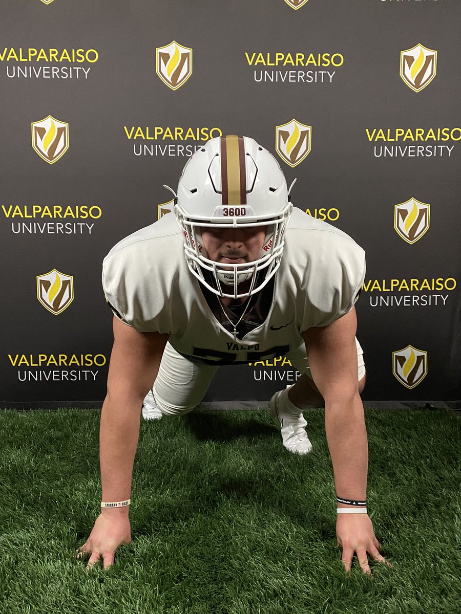 Just got off the phone with <a href="/Coach_RJG/">RJ Ghilarducci</a> , wicked hype to announce I’ve received my 3rd offer to play D1 football at Valpo University! ⚡️⚡️ <a href="/PingreeFootball/">Pingree Football</a>