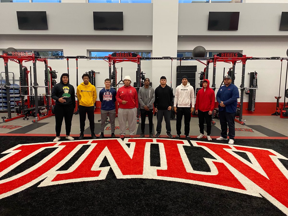 kahekili1_'s tweet photo. UNLV!! 🎲🕹 Thank you @mrlongshore &amp; @Gaizka_UNLV! We’ll definitely be back. @unko_kaikZ https://t.co/dlEsS7Opqp