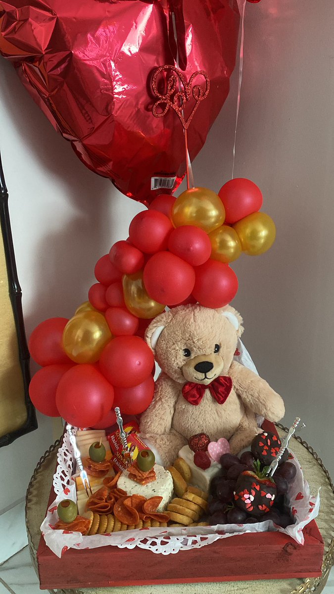 Lmk mom dukes doin all different type of baskets and trays for Valentine’s Day