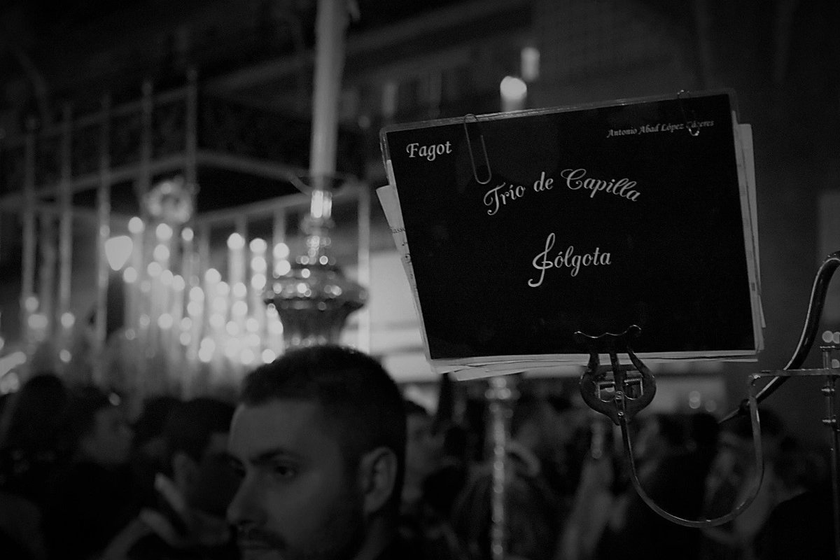 ✝️ VÍA+CRUCIS EXTRAORDINARIO | El Trío de Capilla "Gólgota" (<a href="/CapillaGolgota/">Capilla Gólgota</a>) pondrá los sones al Misterio de la Sagrada Mortaja en el recorrido de ida del Vía+Crucis extraordinario con motivo del Centenario de la Agrupación de Cofradías (<a href="/cofradiasmalaga/">Agrupación de Cofradías de Semana Santa de Málaga</a>).  #CofradíasMLG