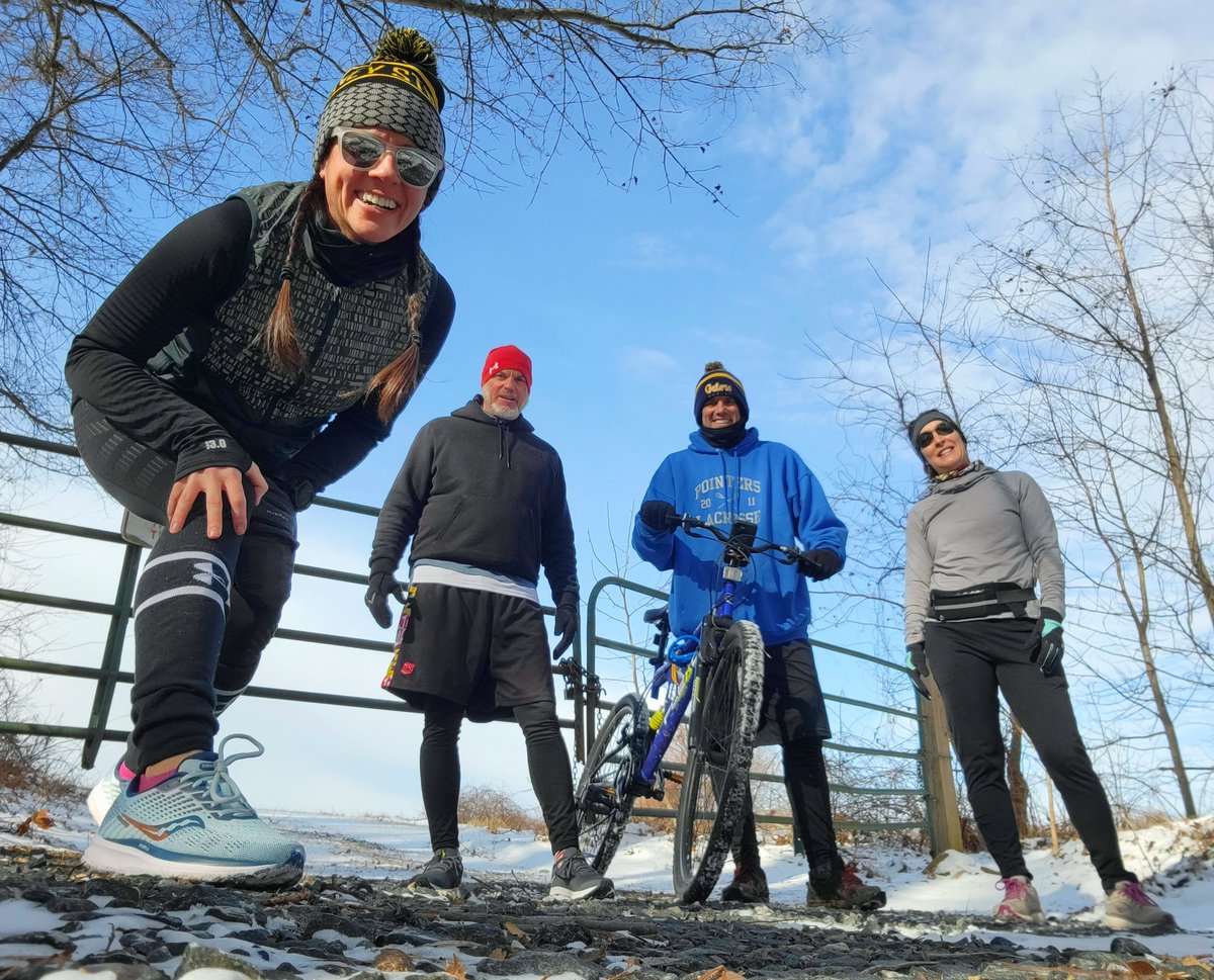 runSue19's tweet photo. Four miles with friends and six solo makes running in less than twenty degrees a whole lot better. #loveyourrun #teamultra #ultraambassador #hshive #mindovermatterathlete #wintermiles #alwaystraining #unfinishedbiz22 #madein81 #run40throwdown https://t.co/xvgZJb5B8T
