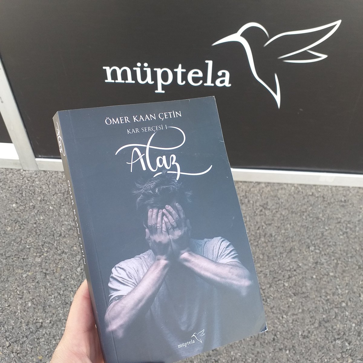 yayınevim, fotoğraflarda logomuz gözüksün demiştir: