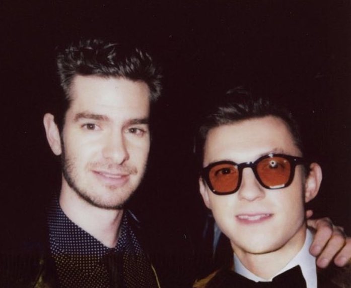 thsafeplace's tweet photo. TOM HOLLAND AND ANDREW GARFIELD OMG 👀🥺 https://t.co/xkyekhu84X
