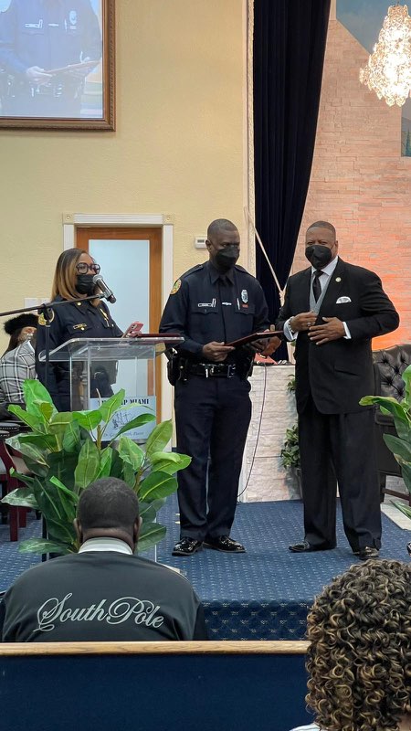 CButlermpd's tweet image. A Huge Thank You to @TheShipMiami &amp;amp; @revgsmith for Honoring three of our officers during their morning service. It truly was a beautiful day of worship 🙏🏽 #lawenforcementappreciation #faithandblue @MoralesMiamiPD @CGauseMPD @UmSRamos