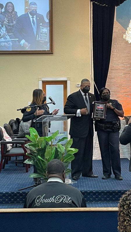 CButlermpd's tweet image. A Huge Thank You to @TheShipMiami &amp;amp; @revgsmith for Honoring three of our officers during their morning service. It truly was a beautiful day of worship 🙏🏽 #lawenforcementappreciation #faithandblue @MoralesMiamiPD @CGauseMPD @UmSRamos