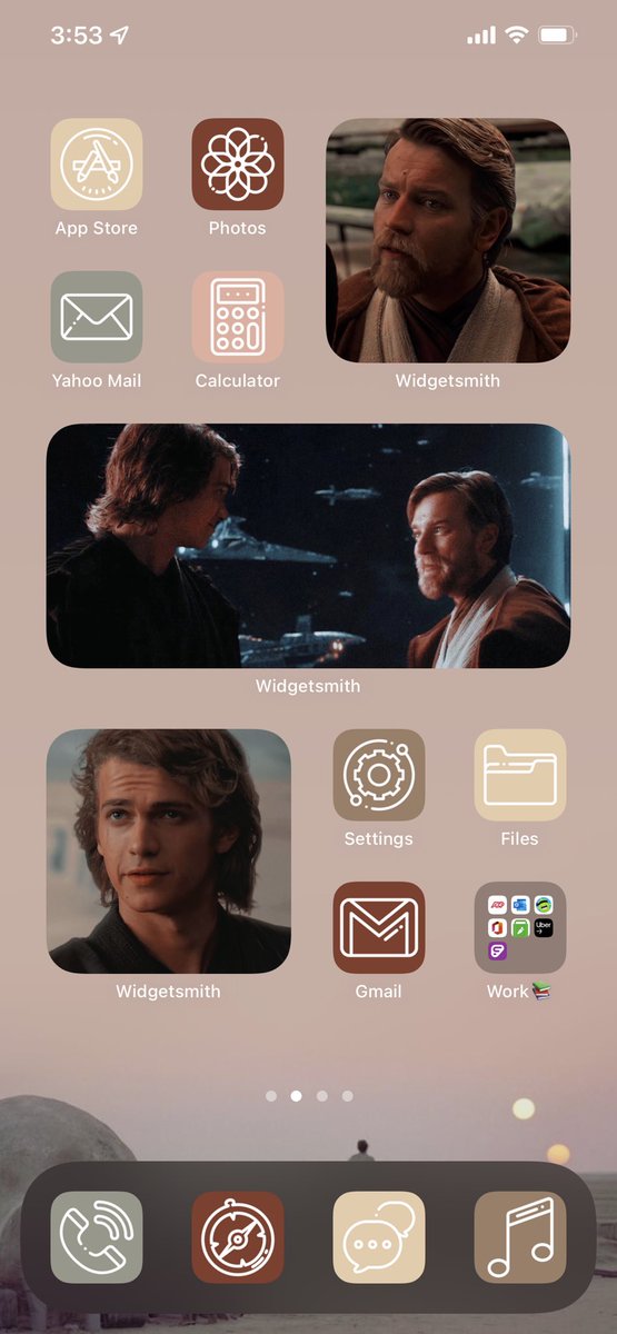 ohllivia's tweet image. I redid my phone layout and I’m not feeling it 🙃 I don’t have the energy to redo it again #starwarsios #ioslayout #StarWars
