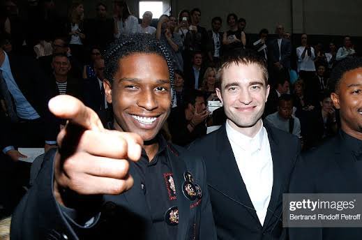 robdoingwhat's tweet photo. Robert Pattinson with rappers and r&amp;b singers https://t.co/rWEowfS4nZ