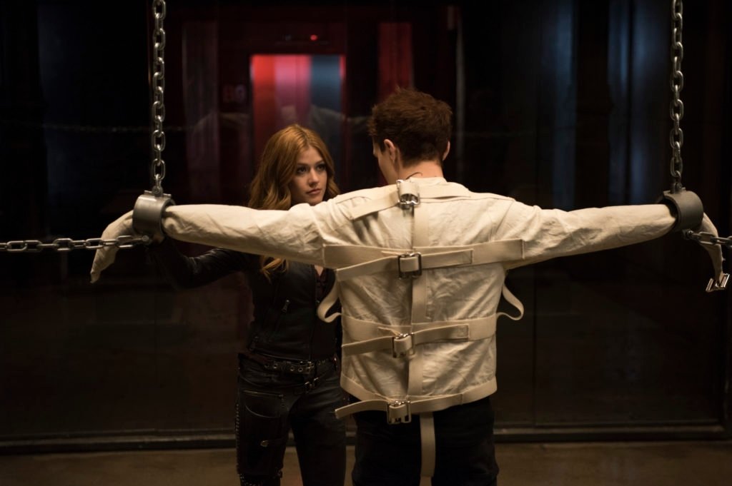 Камилла белгурд сумеречные охотники. Охотники сериал 2020. Дата выхода охотники. Орудия смерти город костей сериал. Сумеречные охотники 1 сезон.