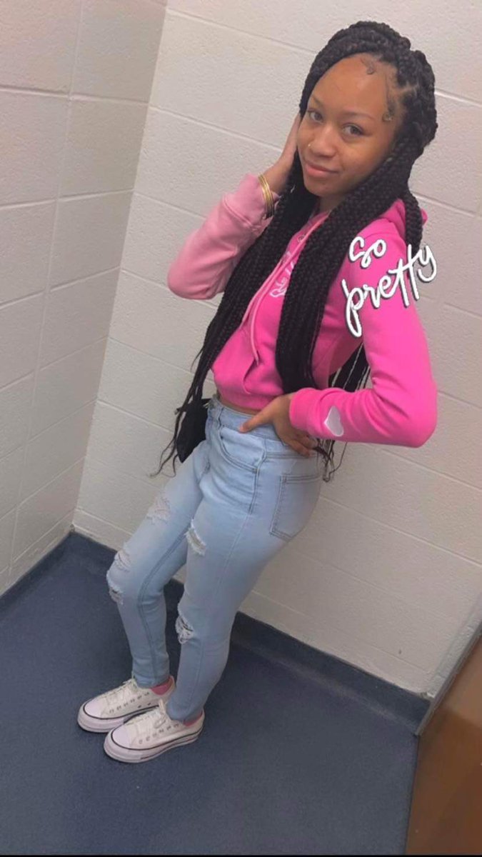 Big_Trappp's tweet photo. I remember I use to just talk but Now I’m really standing on business 💗 V-Day crop hoodies Selling out ❗️ #BlackOwnedBusiness #Third3ye #Augusta #Atlanta https://t.co/VdNYtt4JPs