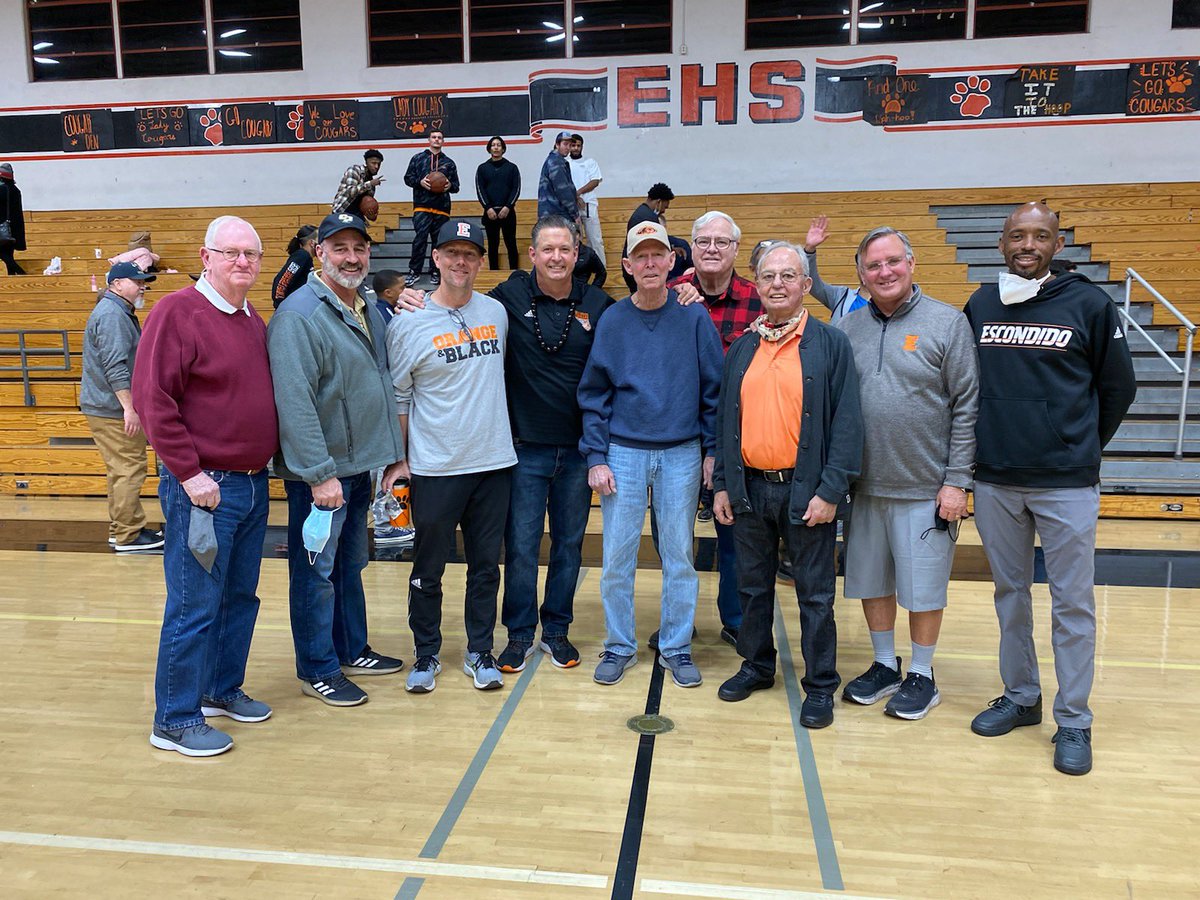 Legends of EHS came out to celebrate 4 x Coach of the Year, Coach Paul Baldwin last night!

L to R
Mike Dietz, Former Principal Rich Watkins, Jason Foote, Paul Baldwin, Mike Williams, Bruce Ward, Tom Everest, Steve Bridges, Principal Jason Jacobs!

Once a Cougar, Always a Cougar!
