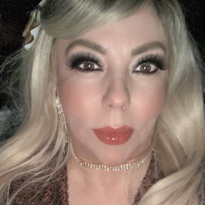 RebeJauregui's tweet photo. #NuevaFotoDePerfil https://t.co/YIzvSqH6Ki