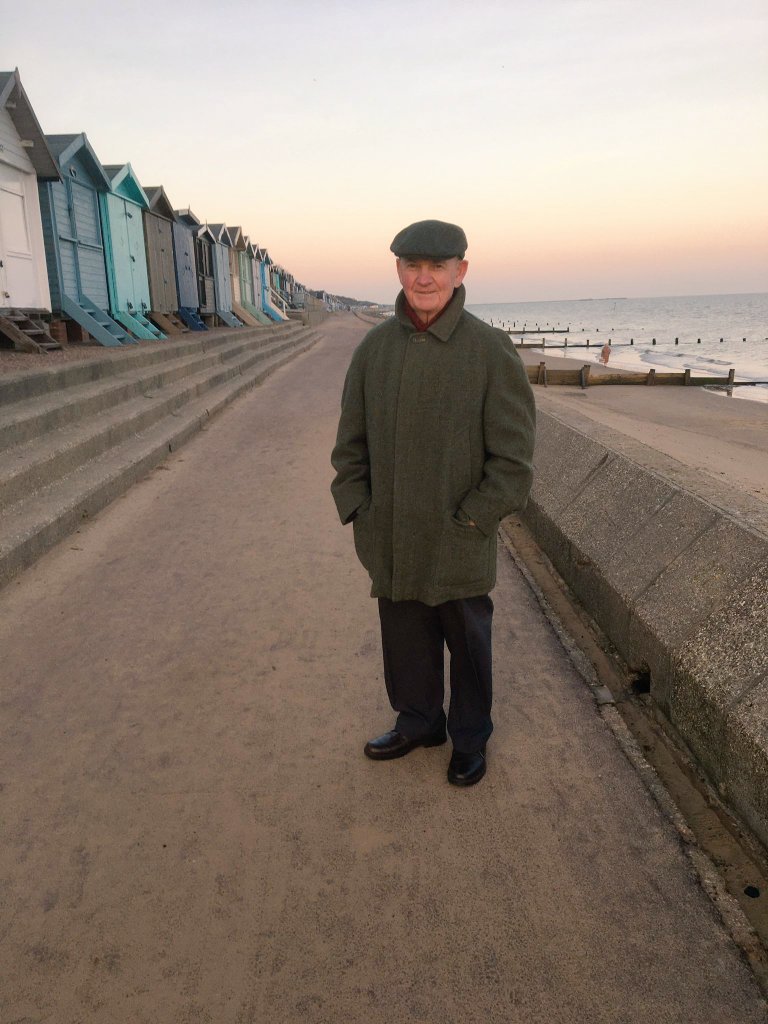 The old man looking dapper🚶🏻