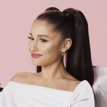 ARIGFEED's tweet photo. ariana grande is gorgeous. https://t.co/KcMoMgNVL0