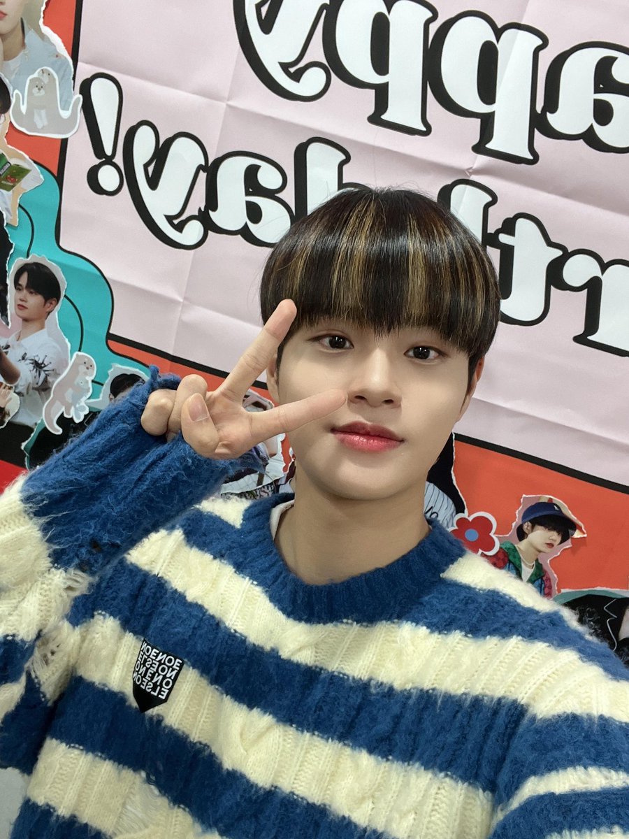 DAEHWIFR's tweet photo. UNIVERSE ✩ | 30.01.22

Merci 🎂🥳
________
#AB6IX #LEEDAEHWI #이대휘
🇫🇷 DAEHWIFR https://t.co/Gl0a25P9TF
