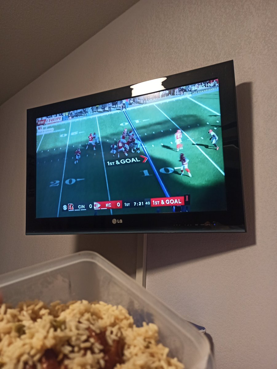 YojdaDesign's tweet photo. #lequipeNFL let's go Chiefs ! https://t.co/asmFz1aVHt