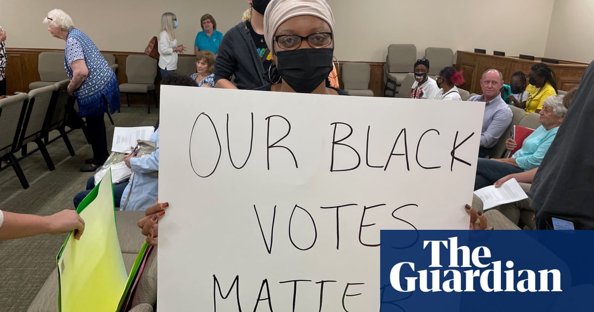 Politics_PR's tweet photo. Georgia county purges Democrats from election board and cancels Sunday voting https://t.co/Rb5aEwSuFC #USvotingrights https://t.co/cBLpudtcSc