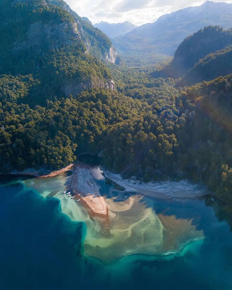 🍃☀️
📍Villa La Angostura, Argentina 🇦🇷