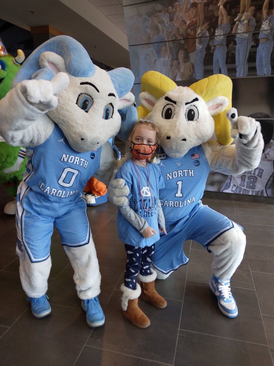 PruittPk's tweet photo. @GoHeels made our daugther day and it's her first woman UNC game #GoHeels @TPBrand https://t.co/nXQaKv8fgD