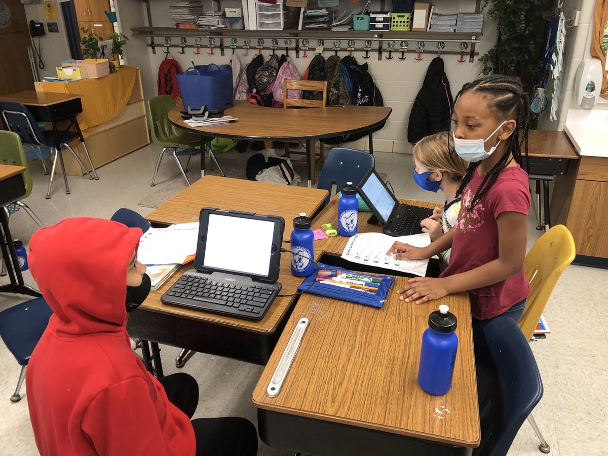 TeamWilliamsBRE's tweet photo. Typing to publish our opinion essays. So proud of their hard work! https://t.co/Scu96AwdAr