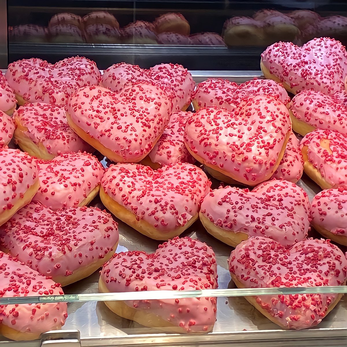 heart shaped donuts<3