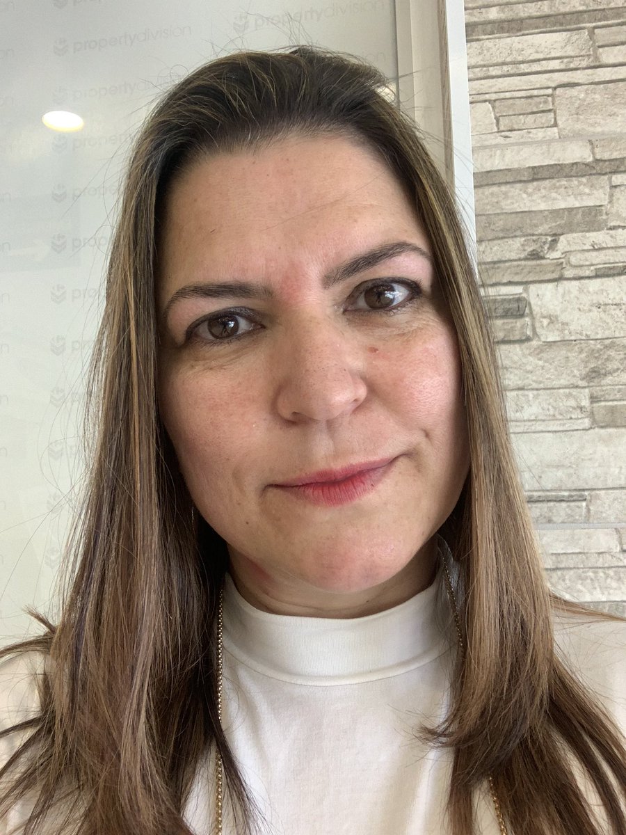 LauraSanches's tweet photo. Último domingo com 44 anos! 😬😬😬 https://t.co/lOtN1eNmqt