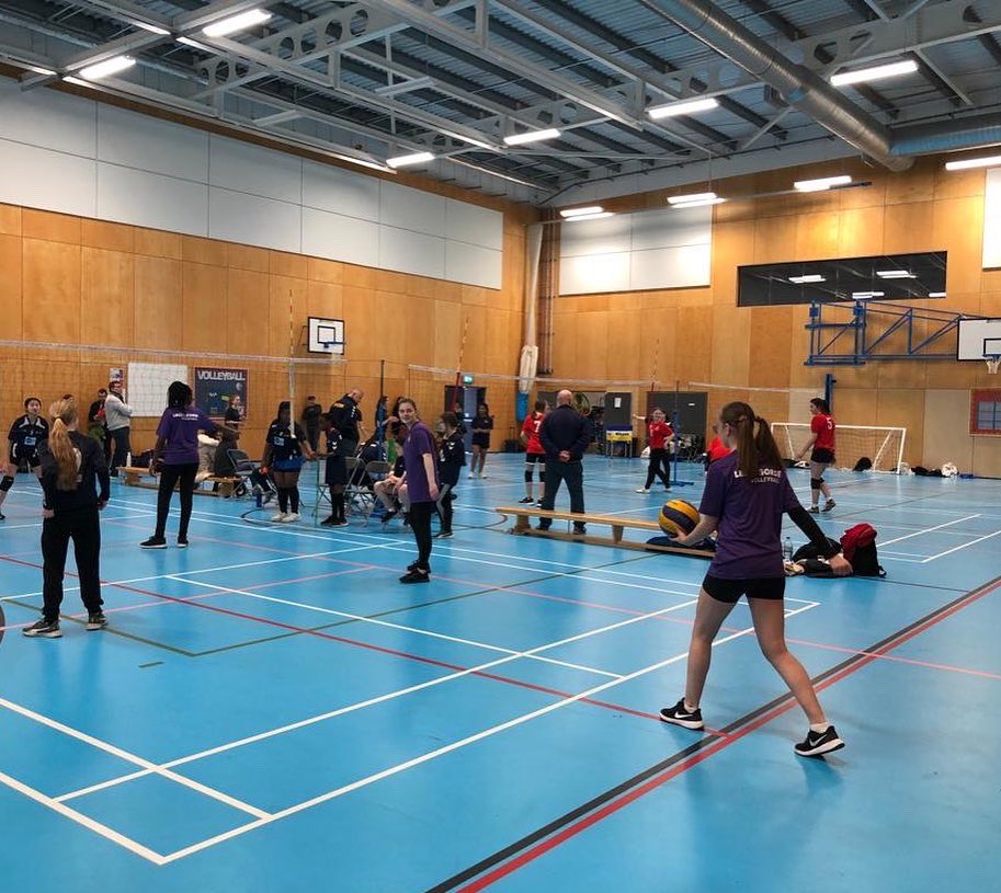 LeedsVolleyball's tweet image. ✨What a fantastic day! ✨ Approximately 40 girls competed in the U15s Tier 2 VBE Grand Prix today! 😆🎊
It was a fun day and all teams showed great sportsmanship and teamwork! ☺️👏