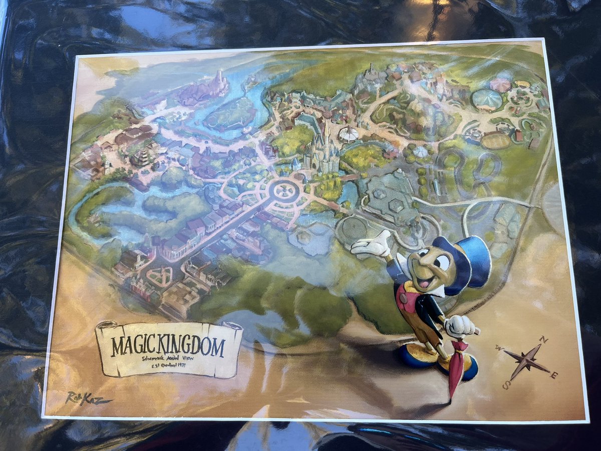 DisneyCamping's tweet photo. New artwork from festival #RobKaz 🥰😍🥰😍 https://t.co/QdHVK2YjWV