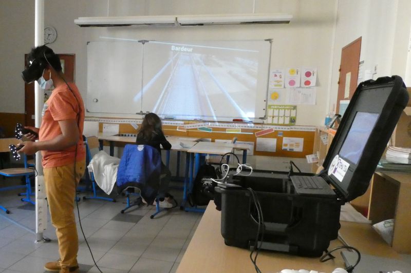 OtemaTsa's tweet photo. C'est parti pour notre programme lauréat #Handinnov de l'AGEFIPH. Animation de découverte des métiers via la #VR dans une classe ULIS du #tarn Un programme unique sur le territoire national avec le soutien de notre partenaire #Mimbus, A suivre ! https://t.co/I6llEQVTL1