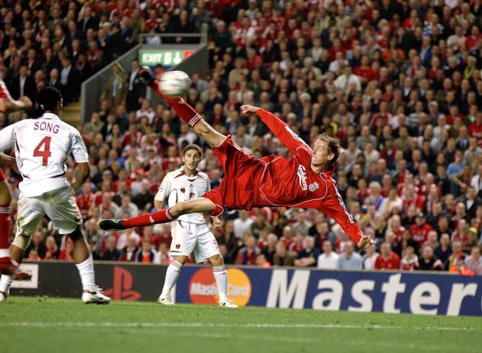 On this day in 1981, Peter James Crouch was born in Macclesfield.

Happy birthday  I 