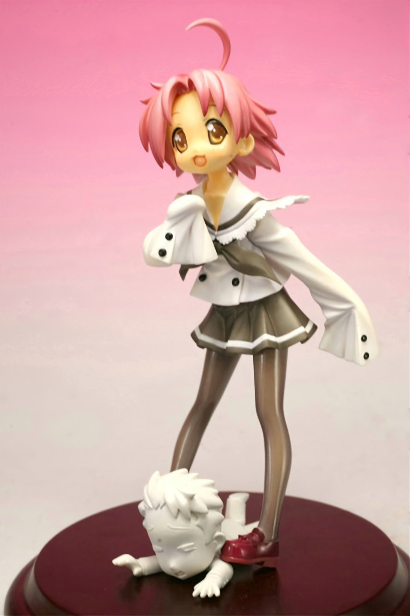 🌸 pink figures on X: 
