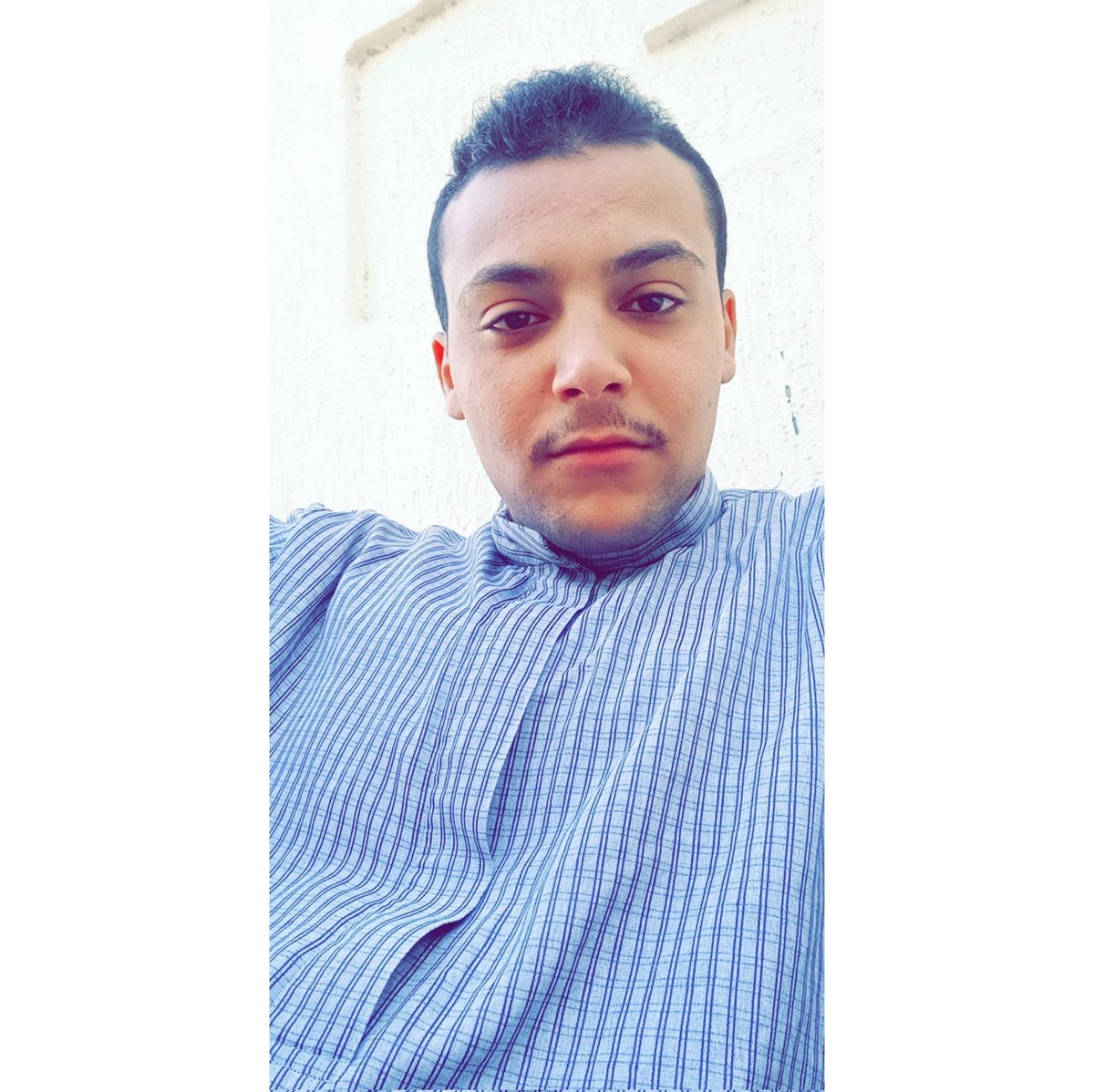 "كلهم بيلفوا ويرجعوا ، بس انا اتعلمت اكرف"🔥✌🏻..

#فؤش