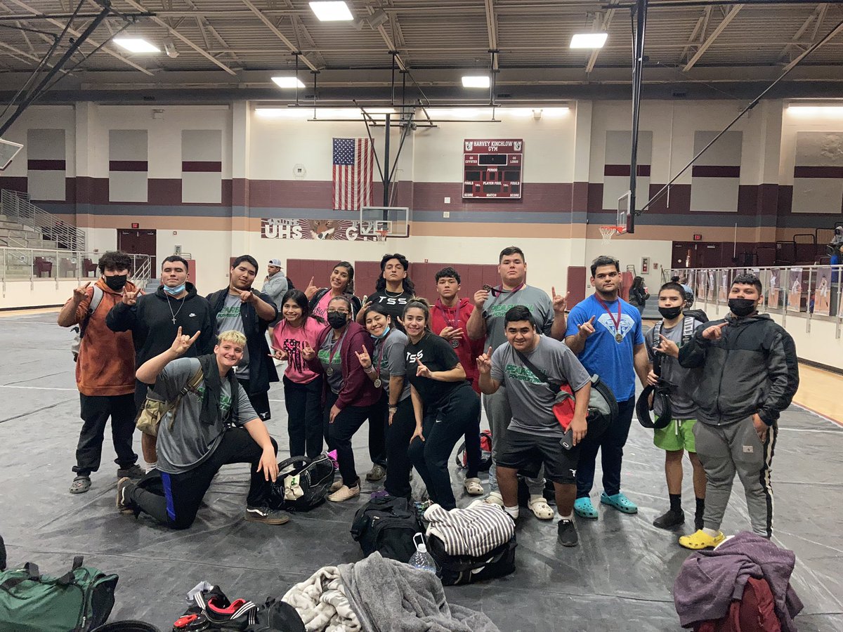 pearsallath's tweet photo. ‼️Powerlifting Alert‼️
@ Uvalde Coyote Invitational 1/29
Gabriel Gutierrez - 1st
Ariel Hernandez - 1st
Kingston Martinez - 2nd
Ryan Hughes - 4th
Brittney Briseno - 1st
Llubia Rodriguez - 1st
#MaverickPower 🤘🏽💪🏽 https://t.co/dyLG8IeemX