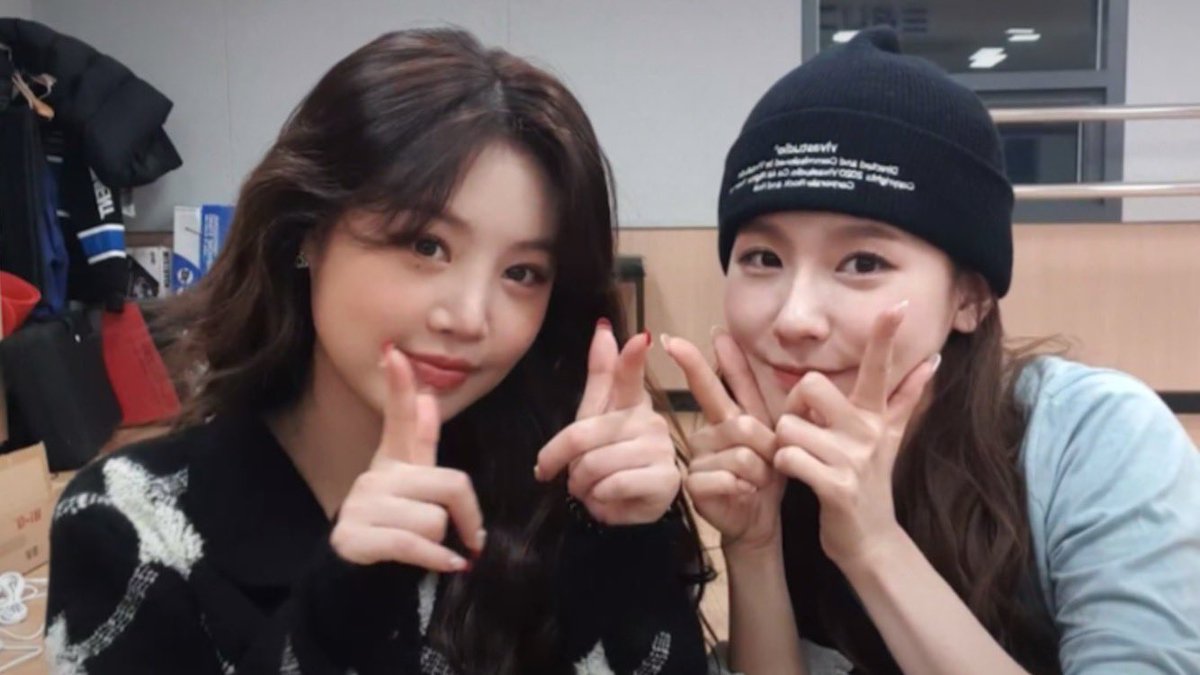 soojin pics (slow) tweet media