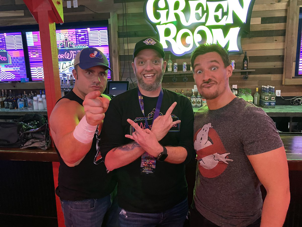 NerdForHorror's tweet photo. @MattTheShow @JeffTheShow Awesome meeting you guys Friday night, it was a fun night! https://t.co/ffpbEvmqzF
