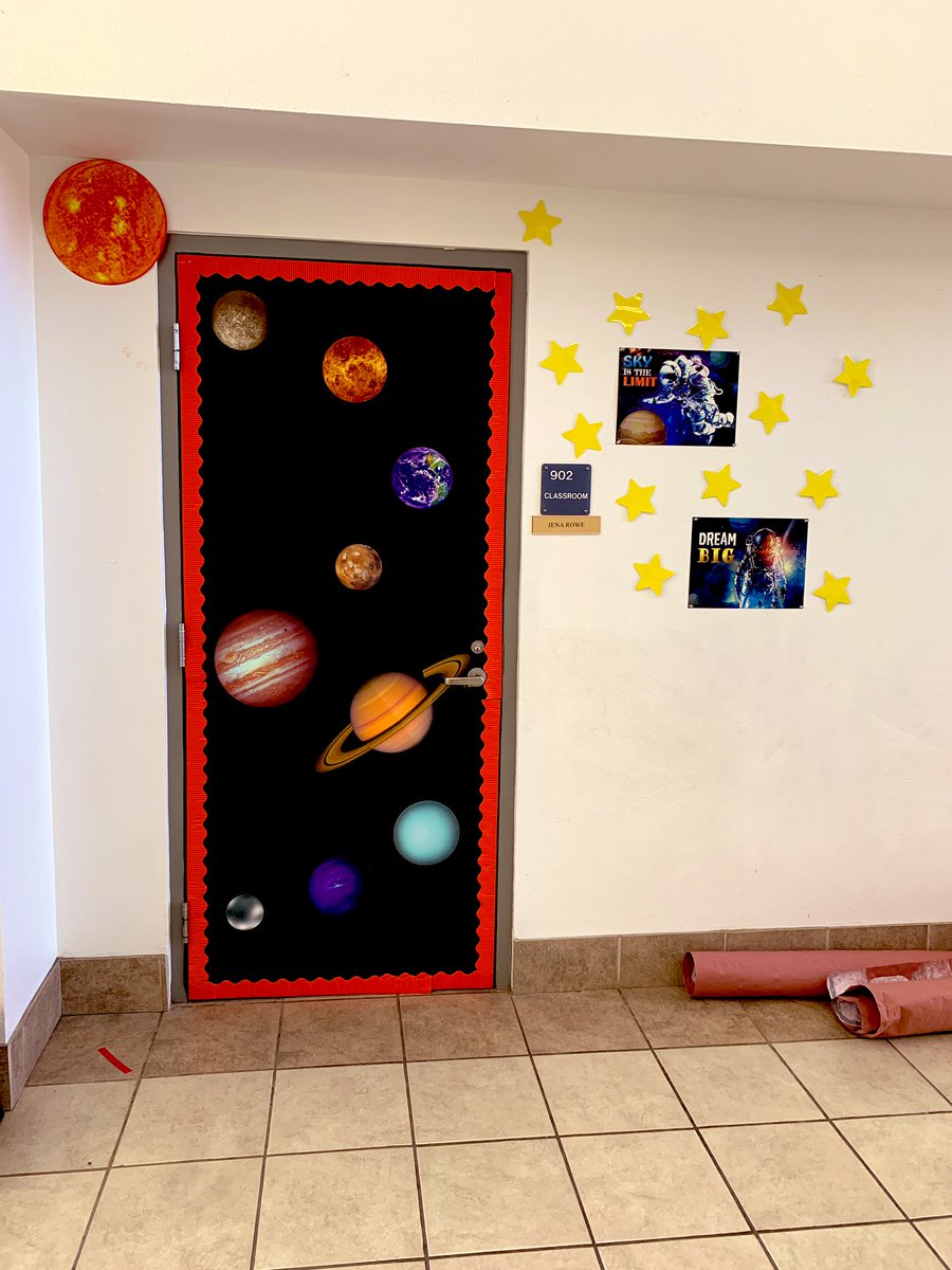 JwebsTeach18's tweet photo. The Sky Is The Limit! 🪐☄️🔭🛰👩🏼‍🚀
Our classroom is ready for the Solar System and Astronomy Unit! 
#Amplify #engageandexcel
@d_watson26 @simpsoneduc @iamjessicablair @KBaysura @castillo_chels https://t.co/sEZFLklMlI