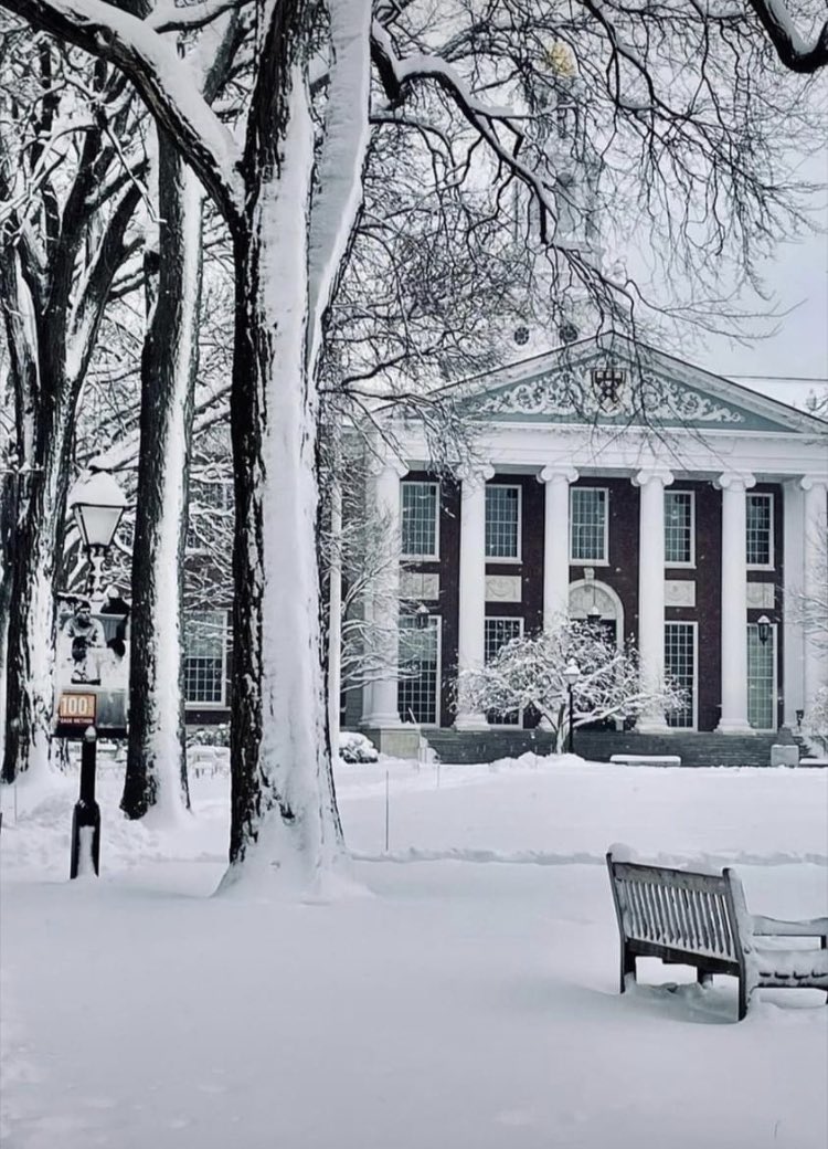 Today’s #HBS campus view :) ❄️ ⛄️