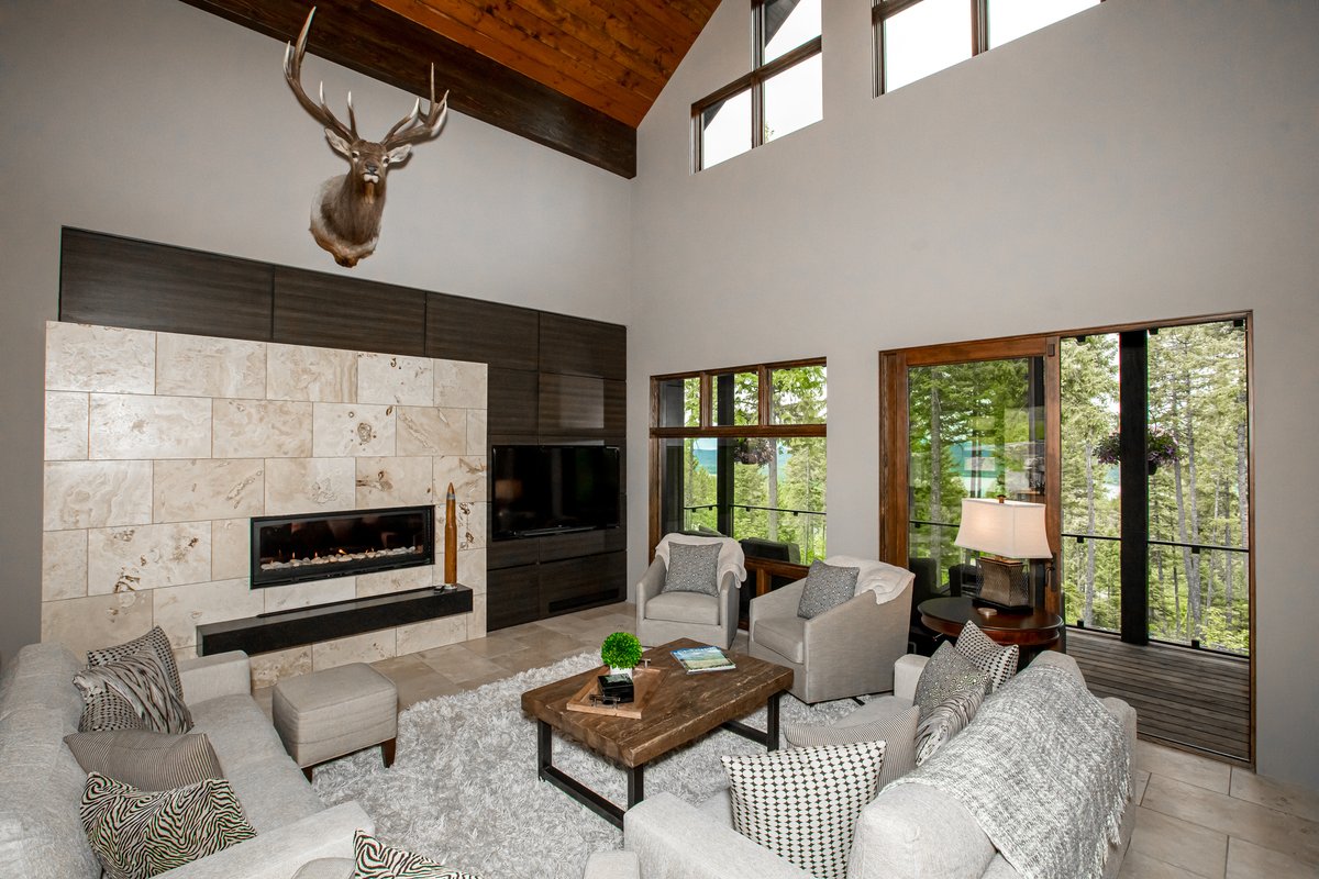 Nothing says winter like the crackling warmth and soft glow of a fire. From waterfront properties to luxury mountain estates, it’s rare to find a Montana home that doesn’t have a fireplace—or several—providing that lovely winter ... https://t.co/vrbeT6fXRz https://t.co/8cqL90SEVe