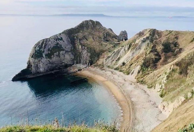 abbot_way's tweet photo. What a very #abbotsway end to the week ๐๐ฆข๐ฟ๐ฅพ
A fantastic day of cold, crisp, coastal #Venture learning for #Flair, exploring Lulworth Cove & Durdle Door ๐งฃ๐
#GeographyAlive #VisualLearning #SeeHearDo ๐ง https://t.co/Uqz2YGGLLZ