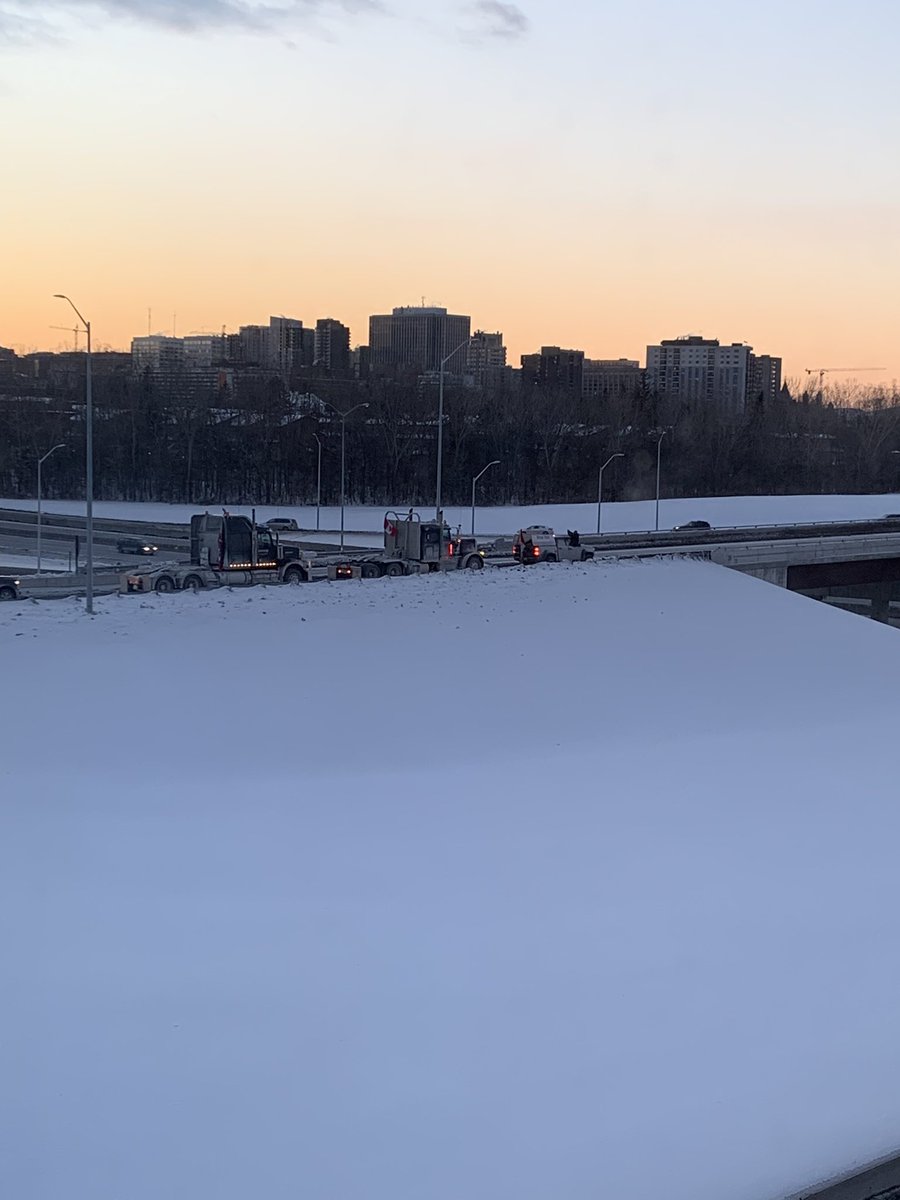 BookShellfish's tweet image. Anti vax truckers blocking exit at Nicolas @OttawaPolice #ottawa #Truckers