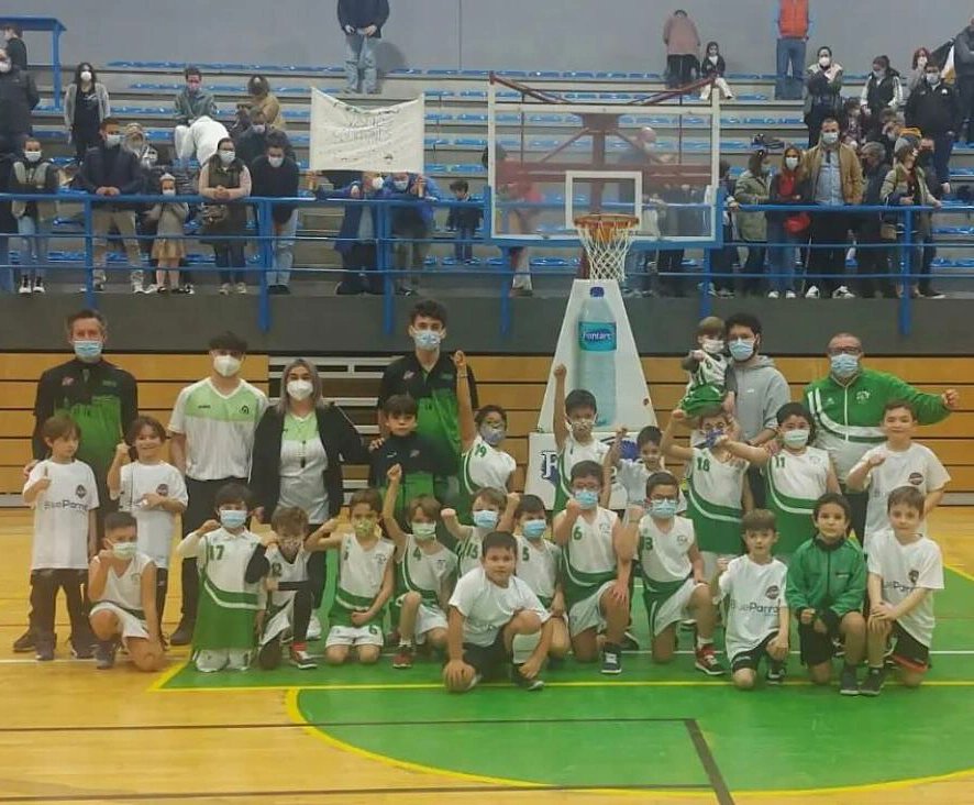 CBSFDO's tweet photo. Nueva jornada para nuestra Factoría #BlueParrotOffShore en la Liga Baby de FAB Cádiz. Primera visita a la cancha de @adesa80balonces Seguro que fue muy especial y disfrutaron, y también sus familias!!! 👏👏
💚🖤🏀 https://t.co/YBQwj2niyX