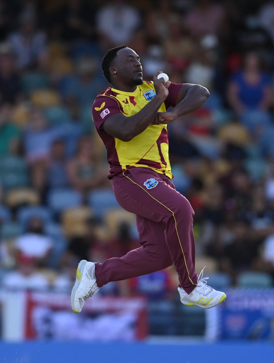 windiescricket's tweet image. SMITHH!!

@TBanton18 goes caught by @Jaseholder98 as Odean Smith strikes in his 1st over.

Live Scorecard⬇️

bit.ly/wivenngt20i5

#MenInMaroon #WIVibes #WIvENG