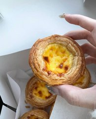 provide_ac's tweet photo. I believe this delicious egg tart is a foodie's treat https://t.co/twkUd7BbDQ
