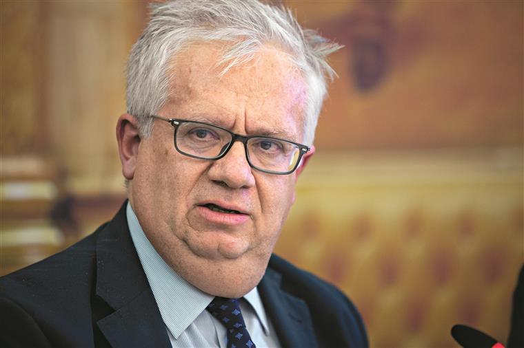 Cabrita já ligou a Costa a perguntar se pode voltar a ser ministro. Costa pediu calma e esclareceu que ele só pode voltar se o PS conseguir mesmo a maioria absoluta.