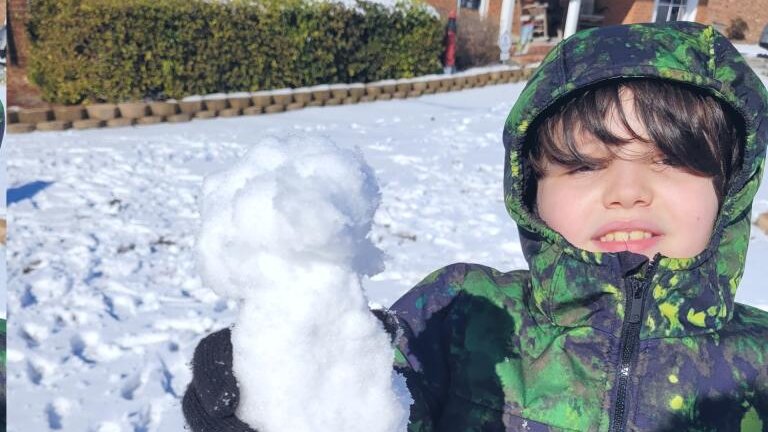 VickyCorpuz1's tweet photo. The recent dump of snow on our area gave AES students a chance to enjoy time with family, play in the snow and experience one of the marvels of the 4 seasons...winter--a result of the Earth's orbit and its tilt, and 4th grade Science Standard. #godolphins #CCSGreatComeback https://t.co/cPU3zrYCrY