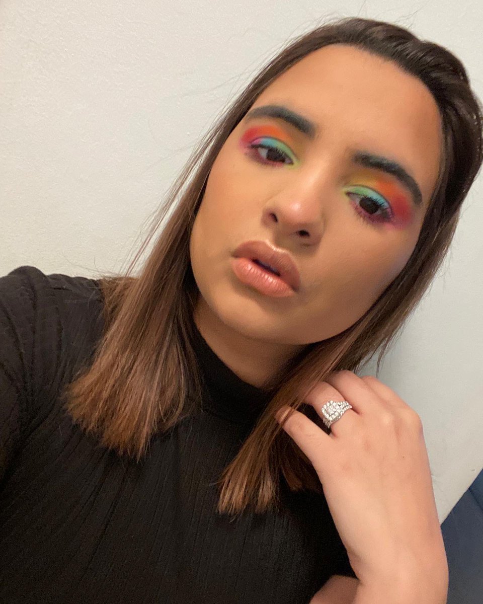 Ashleeeyyy_xo's tweet photo. Somewhere under the rainbow… there was a bad bitch https://t.co/NpEnSkePbO