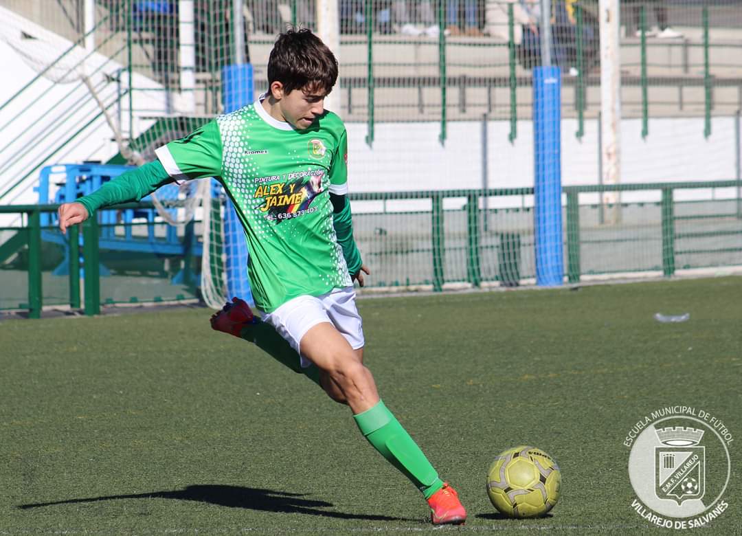 💚EMF. VILLAREJO💚

En la tarde de domingo en Alcalá debutaba con el Juvenil ⚽️🥅 Adrián Alonso del Cadete "A" realizando muy buenos minutos en el terreno de juego.
11 años en la EMFV , jugador de escuela🤝✍.

✅El futuro asegurado✅

#OrgulloVerdiblanco
#VamosVerdes
