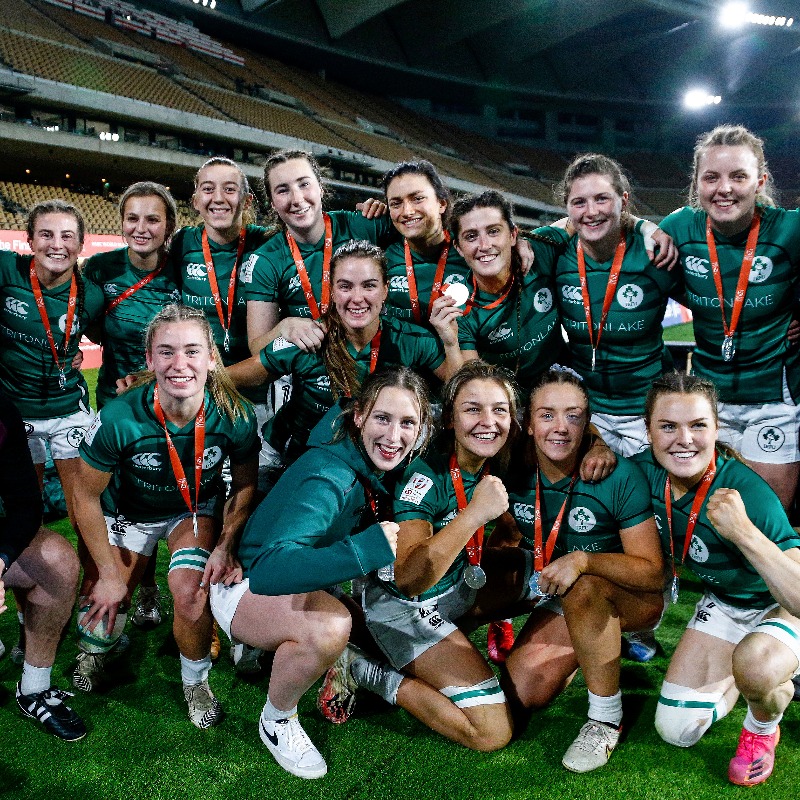 IrishRugby's tweet photo. A memorable weekend in Seville! 🇪🇸

Read the report as Ireland Women claim their first @WorldRugby7s Series medal ⬇️

#Ireland7s | @TritonLake