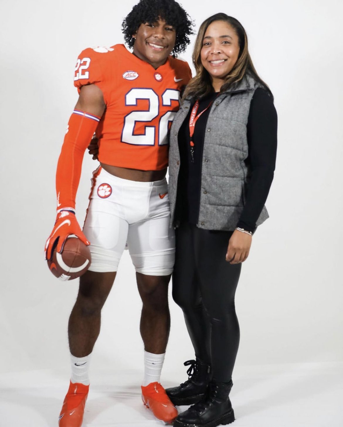 Verron Haynes " Dachosen1 " в X: „Dabo went into the pulpit... GREAT VISIT  @CJSPILLER @ClemsonTigers thank you for taking the time to make the family  know we are a priority... #TrulySpecial #