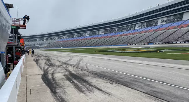 IndyF1Verse's tweet photo. PARA PARA TUDO APAGA LUZ APAGA TUDO

CHEGAMOS NO TEXAS PARA A DECIMA ETAPA DA INDY

ZIUMMMMMMM https://t.co/dA3NNdYsIk