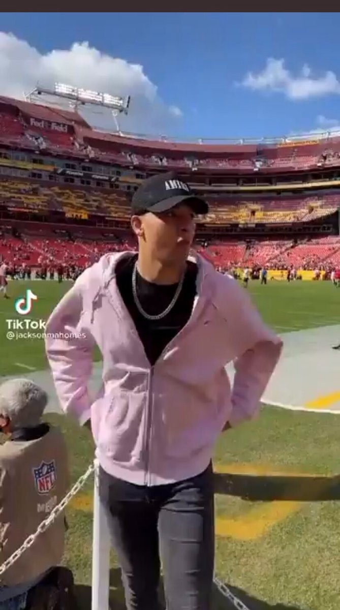 toucherandhardy's tweet photo. I need a Jackson Mahomes Tik Tok right now like I need air. https://t.co/RJ8JGNHSa2